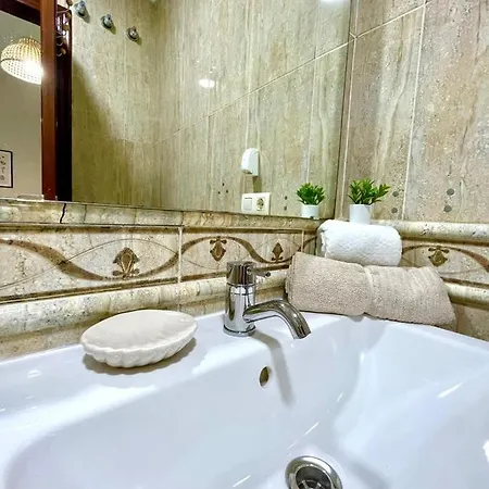 Gatu Gadir, Preferente Mayores De 25 Anos Y Familias Apartment *