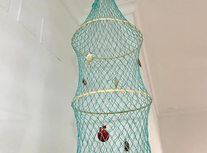 Gatu Gadir, Preferente Mayores De 25 Anos Y Familias *