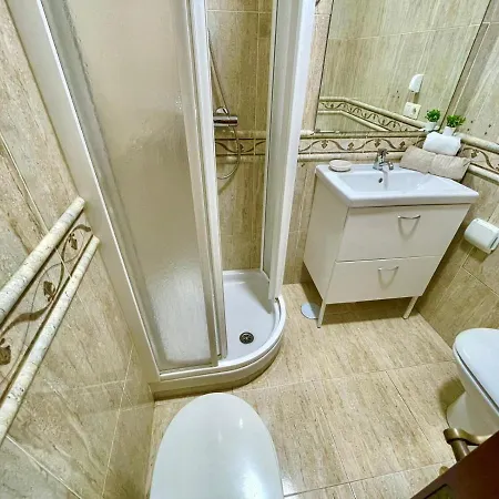 Gatu Gadir, Preferente Mayores De 25 Anos Y Familias