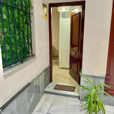 Apartman Gatu Gadir, Preferente Mayores De 25 Anos Y Familias Cádiz
