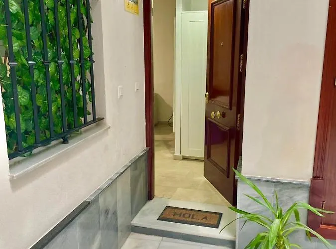 아파트 Gatu Gadir, Preferente Mayores De 25 Anos Y Familias 카디스