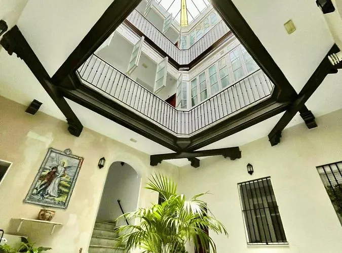 Gatu Gadir, Preferente Mayores De 25 Anos Y Familias *